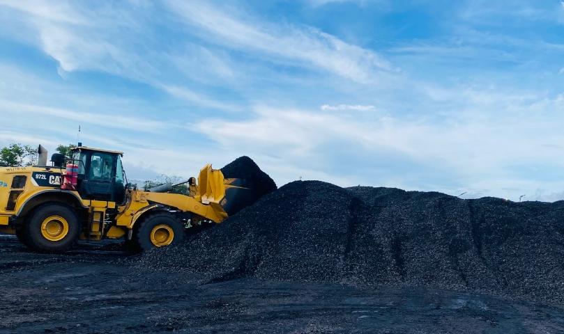 Wheel loader stockpile